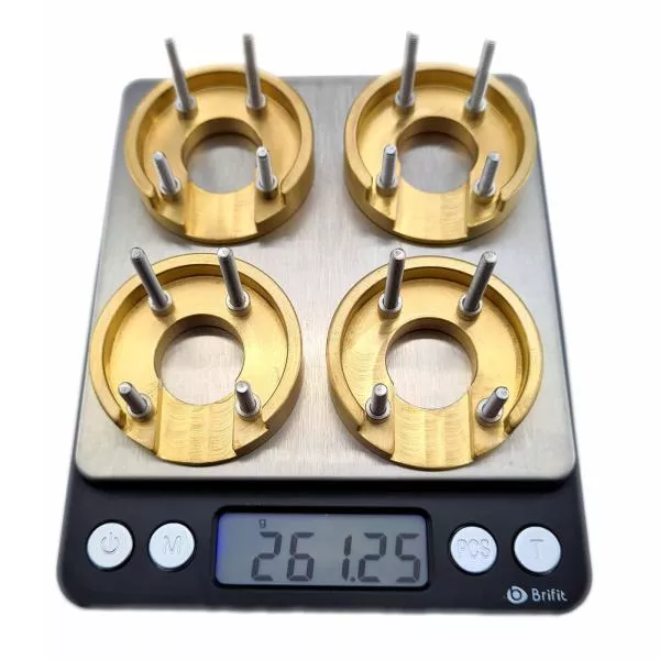 4 pcs. Brass crawler axle weights with a total weight of 261 grams